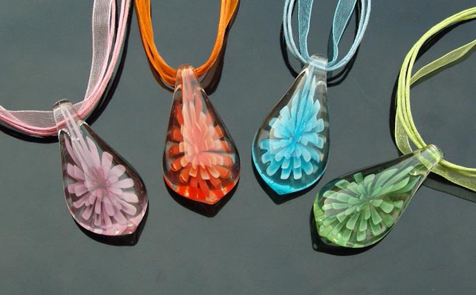 Murano Glass Pendants(Sold in 12 pcs per tray assorted colors)