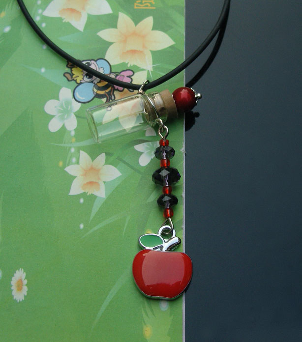 Vampire Perfume Necklaces with Apple