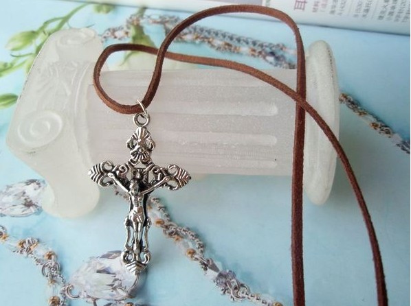 Leather Necklace Cross (Sold in per package of 60pcs)