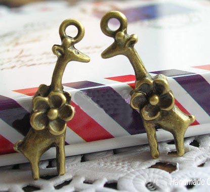 20X7MM Bronze Giraffe Pendant charms (sold in per package of 200pcs)