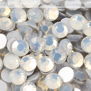 4MM White Flat Bottom Crystal Trade Diamond (Sold in per package of 800pcs)