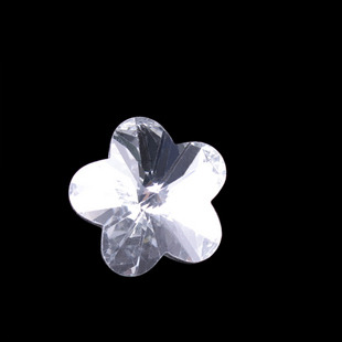 8MM White Flower Shape Diamond (Sold in per package of 40pcs)