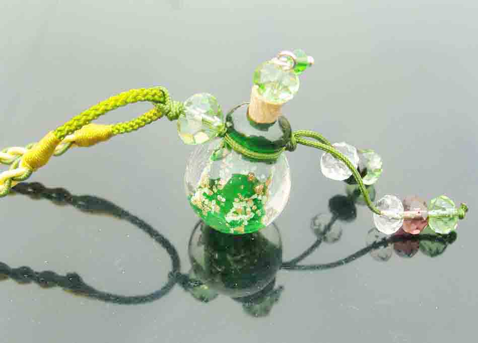 Luminous Murano Glass Perfume Necklace Green