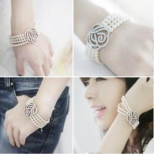 Pearl Rose Bracelets