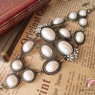 Vintage Retro Style Pearl Wide Toggle Bangles