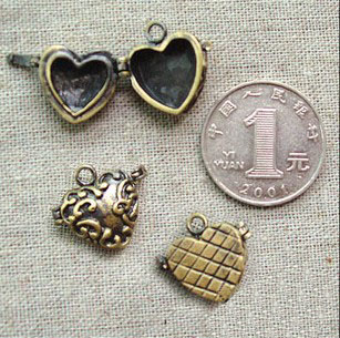21x15MM Bronze Heart Locket 