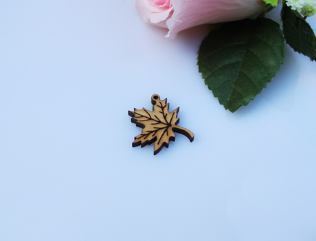 26x29MM Wooden Charms Maple Leaf