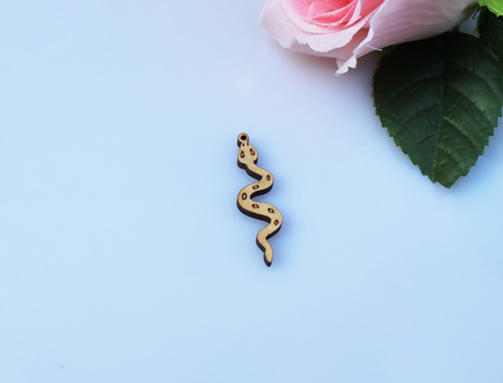 39X11MM Wooden Charms Snake