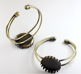 25MM vintage brass round base tray bracelet