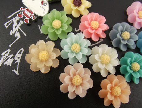 18MM Resin Marigold Flower of Assorted Colours - HD186
