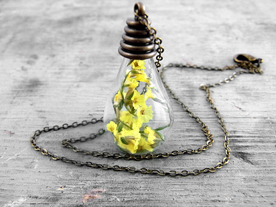 31X18MM real yellow baby's breath in glass drop necklace