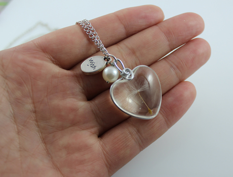 25X25MM Real dandelion seeds Heart necklace
