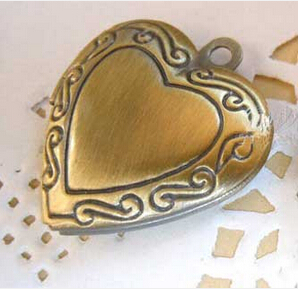 20MM Bronze Heart Lockets (sold in per package of 30pcs)