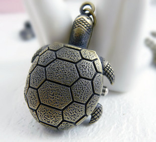 Turtle Pocket Watch With Metal Chain(30x44MM,Bronze-plated color)