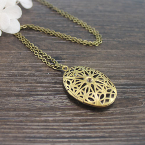 35x26MM Oval Diffuser Locket Necklace