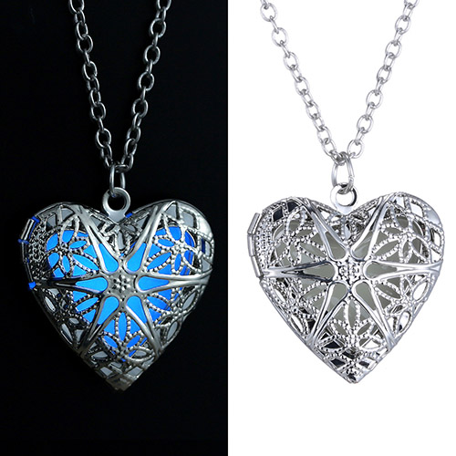 25.4MM Heart Diffuser Locket Glowing in Dark Necklace
