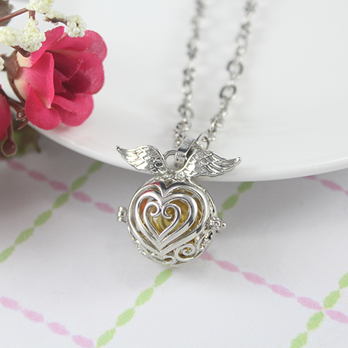 27x20MM Angle Heart Diffuser Ball Locket Necklace