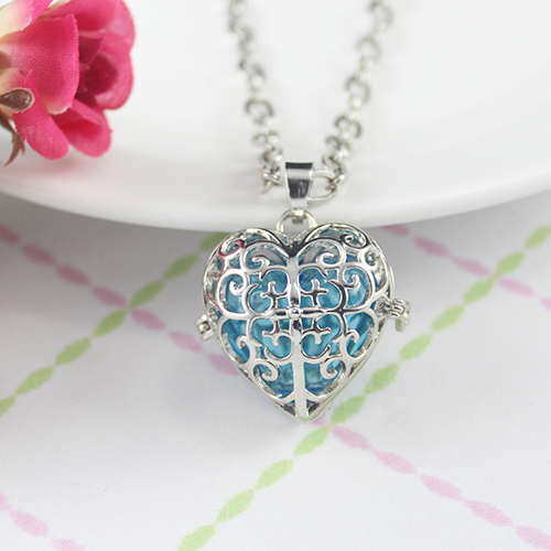 28x25MM Heart Diffuser Locket Necklace